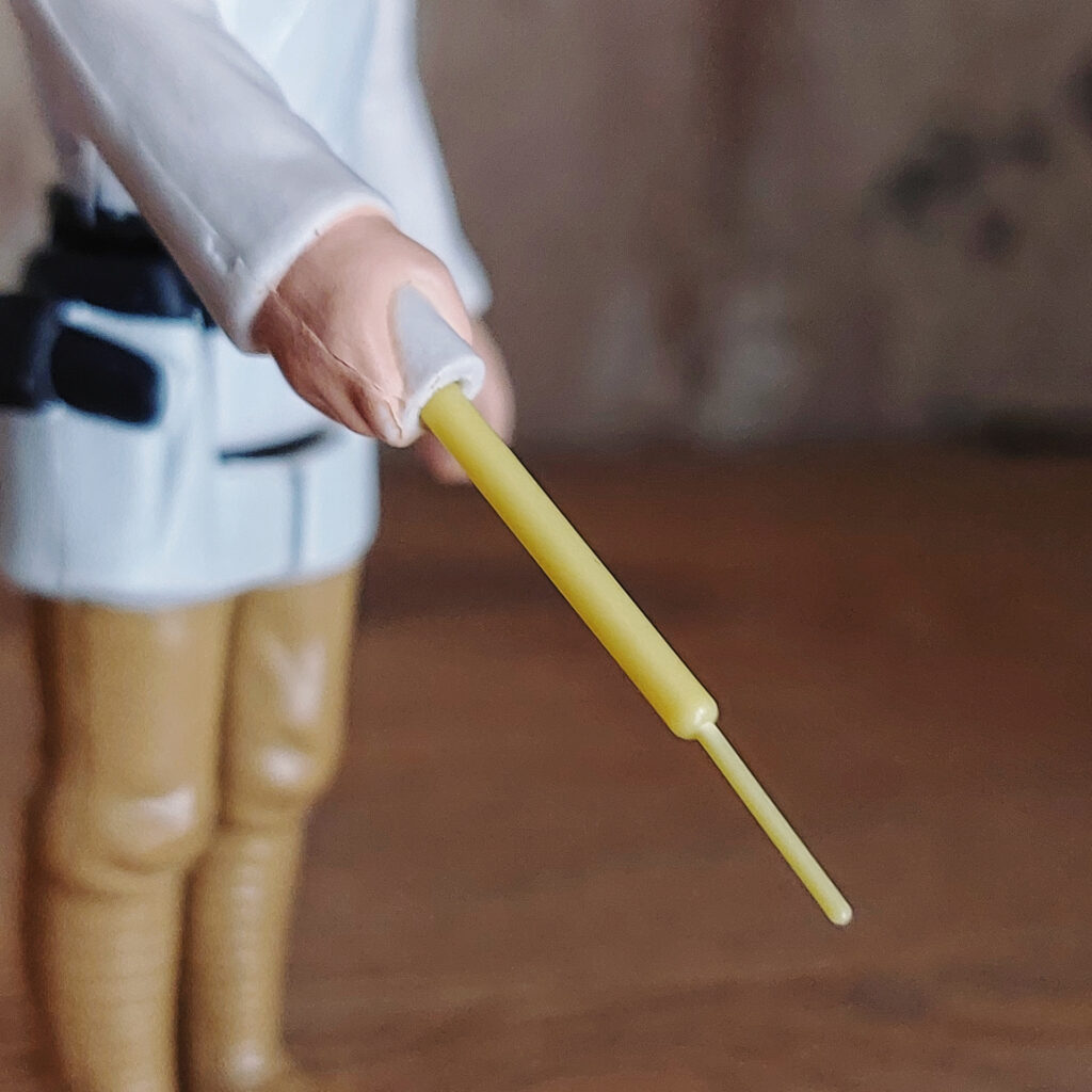 Retro Collection Luke Skywalker pop-out lightsaber