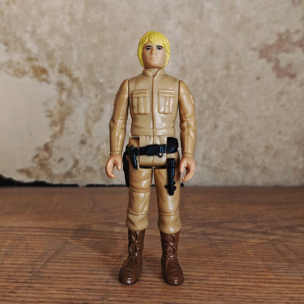 Front view of the Retro Collection Luke Skywalker (Bespin) action figure by Hasbro